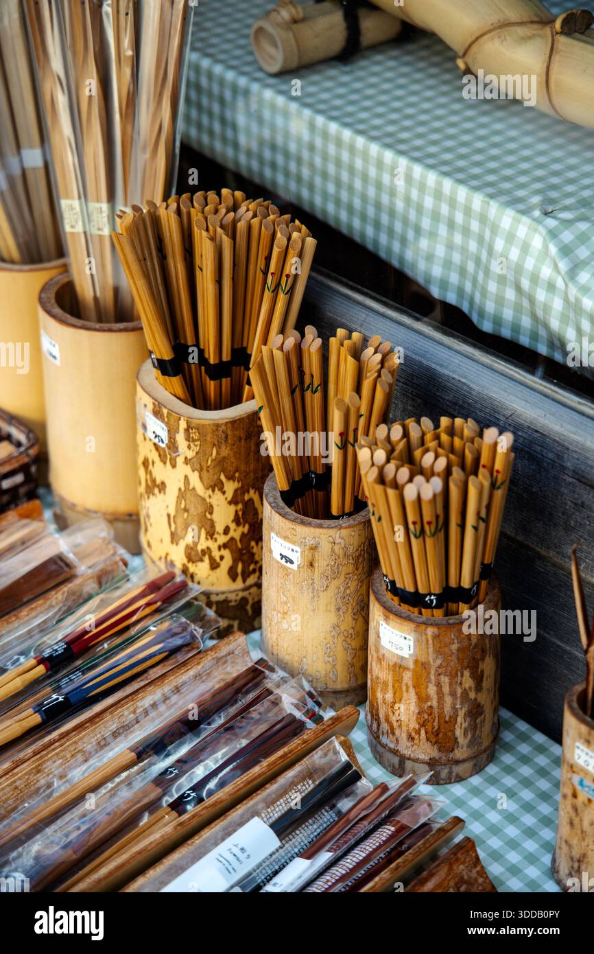 Handmade chopsticks at a small shop in Matsubara Street, Sannanzaka, Kyoto, Japan Stock Photo