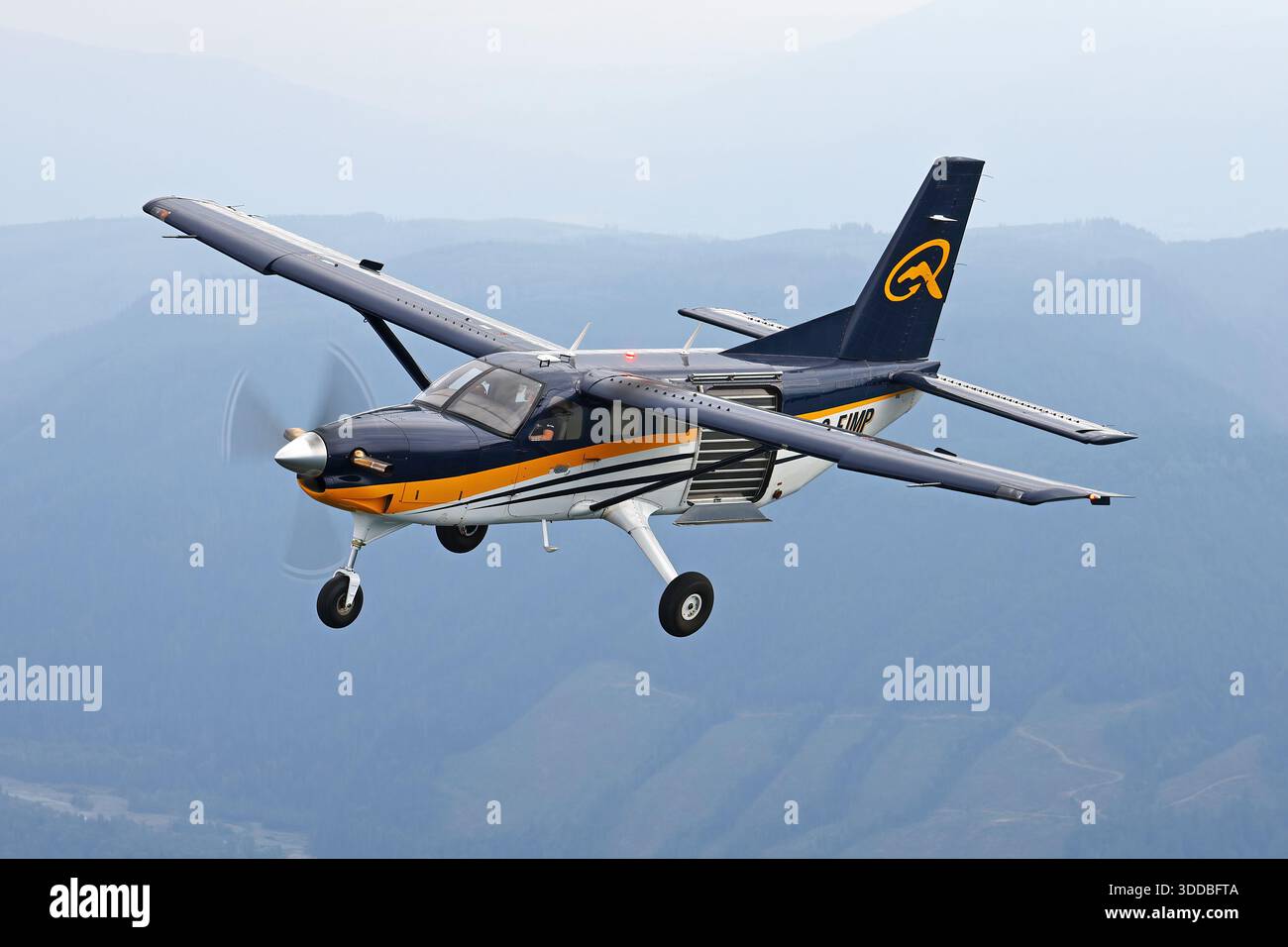 A Quest Aircraft Kodiak 100 with registration C-FJMP and alternate ...