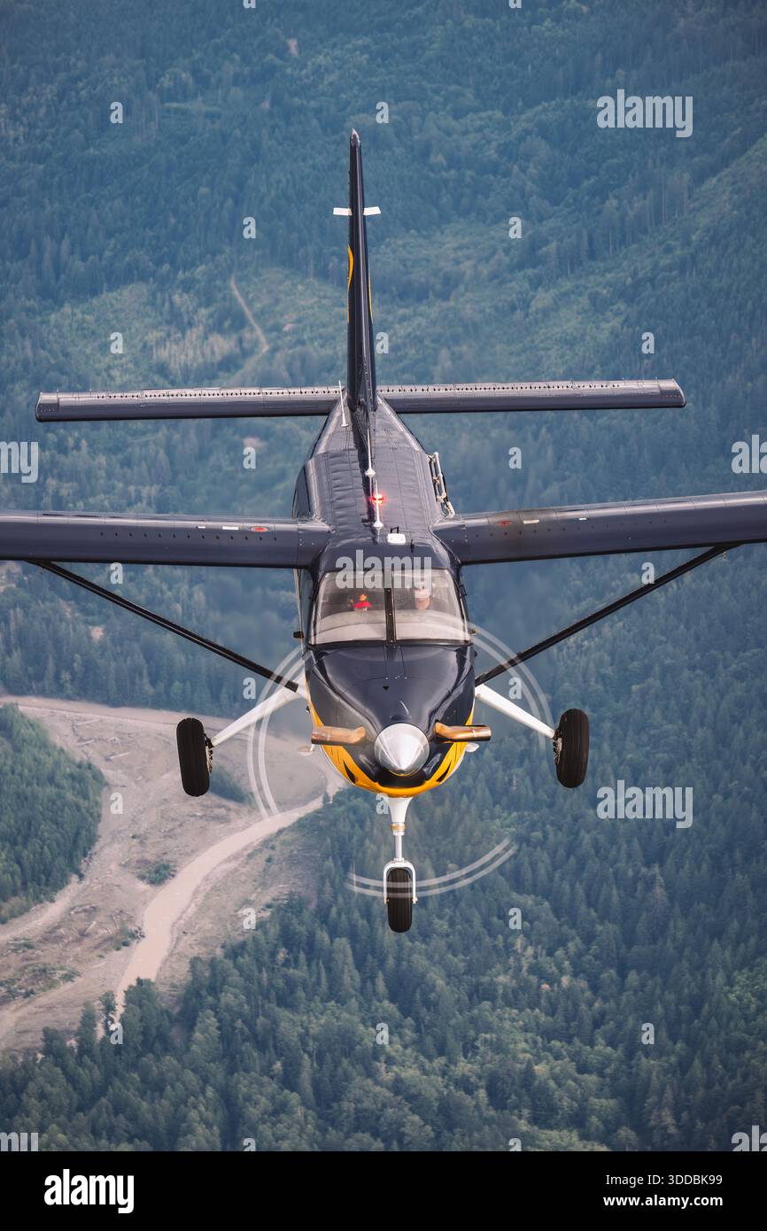 Fixed wing multi engine hi-res stock photography and images - Alamy