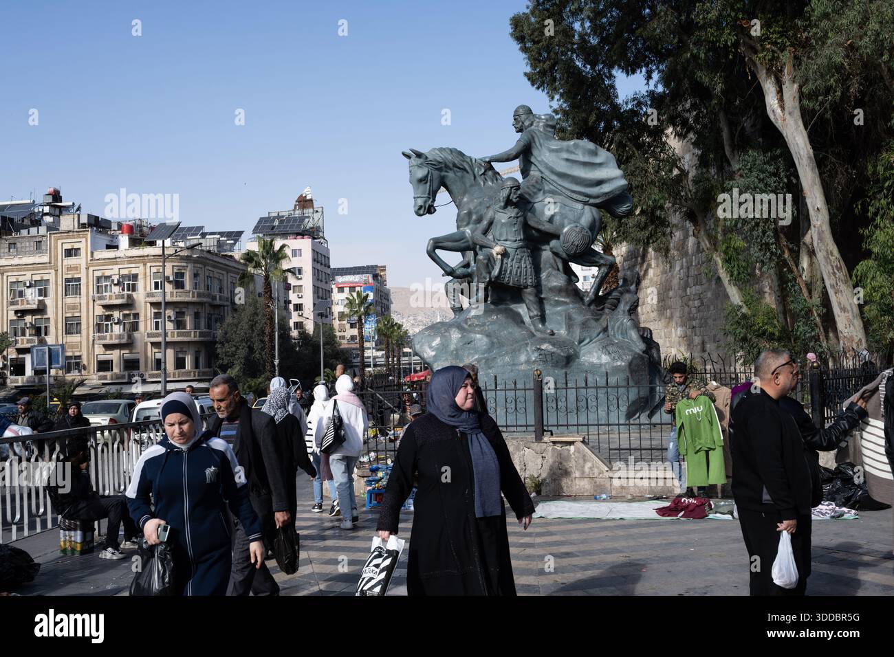 The statue of saladin hi-res stock photography and images - Alamy