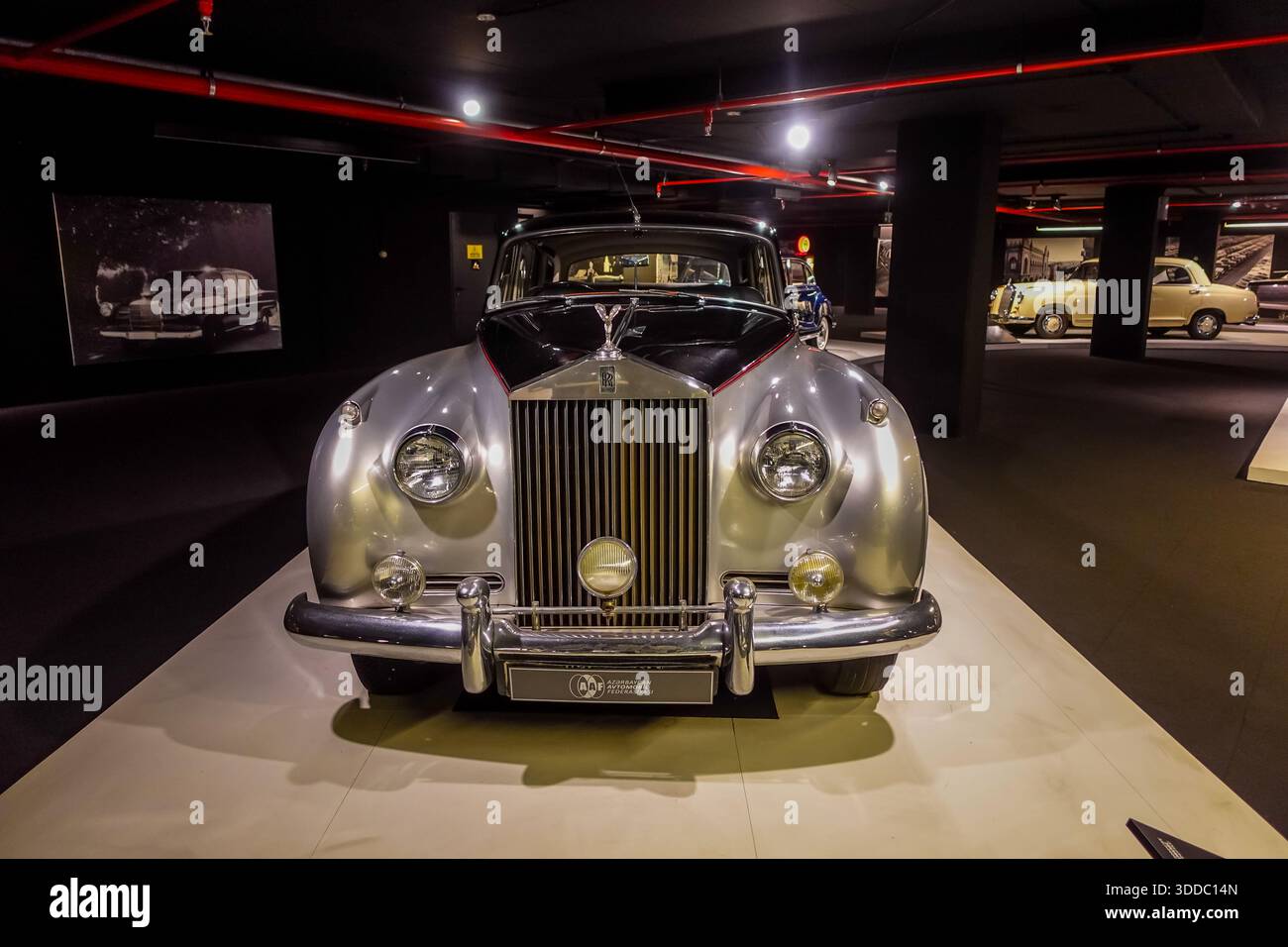 Classic 1950s Rolls Royce Silver Cloud in Baku, Azerbaijan - Stock Image