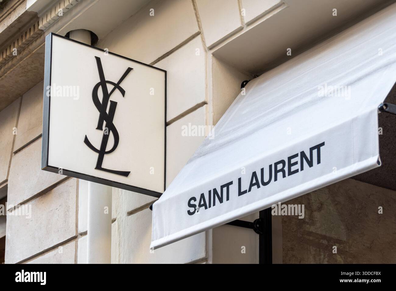 Yves saint laurent logo hi-res stock photography and images - Alamy