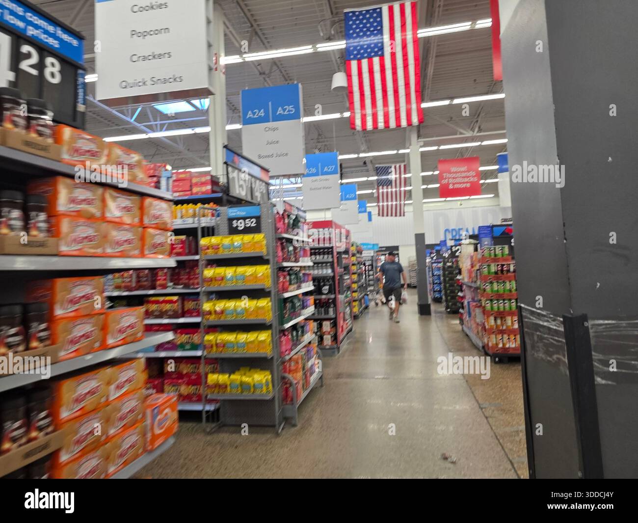 Walmart store interior cart hi-res stock photography and images - Alamy