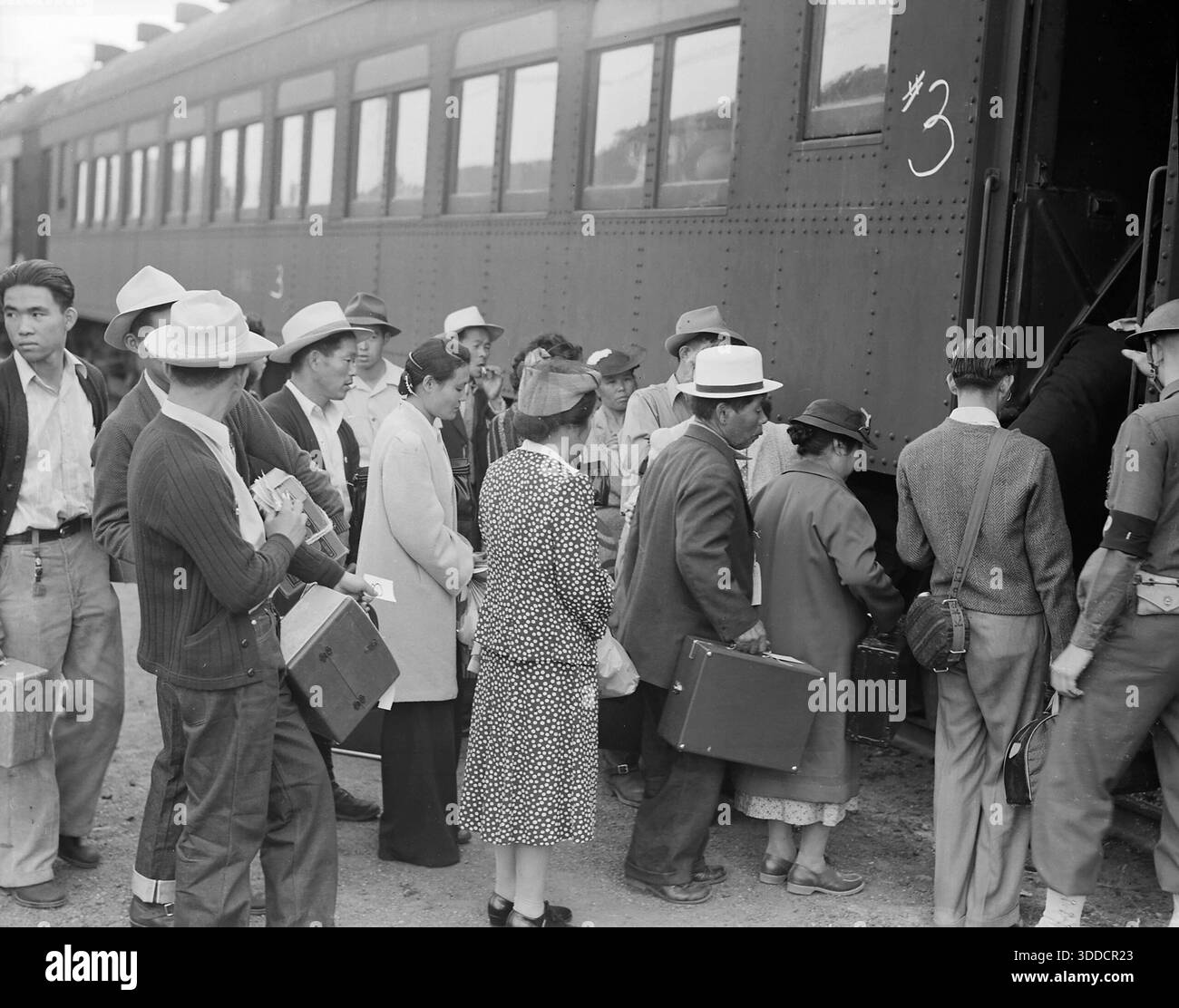 World war two evacuees hi-res stock photography and images - Alamy