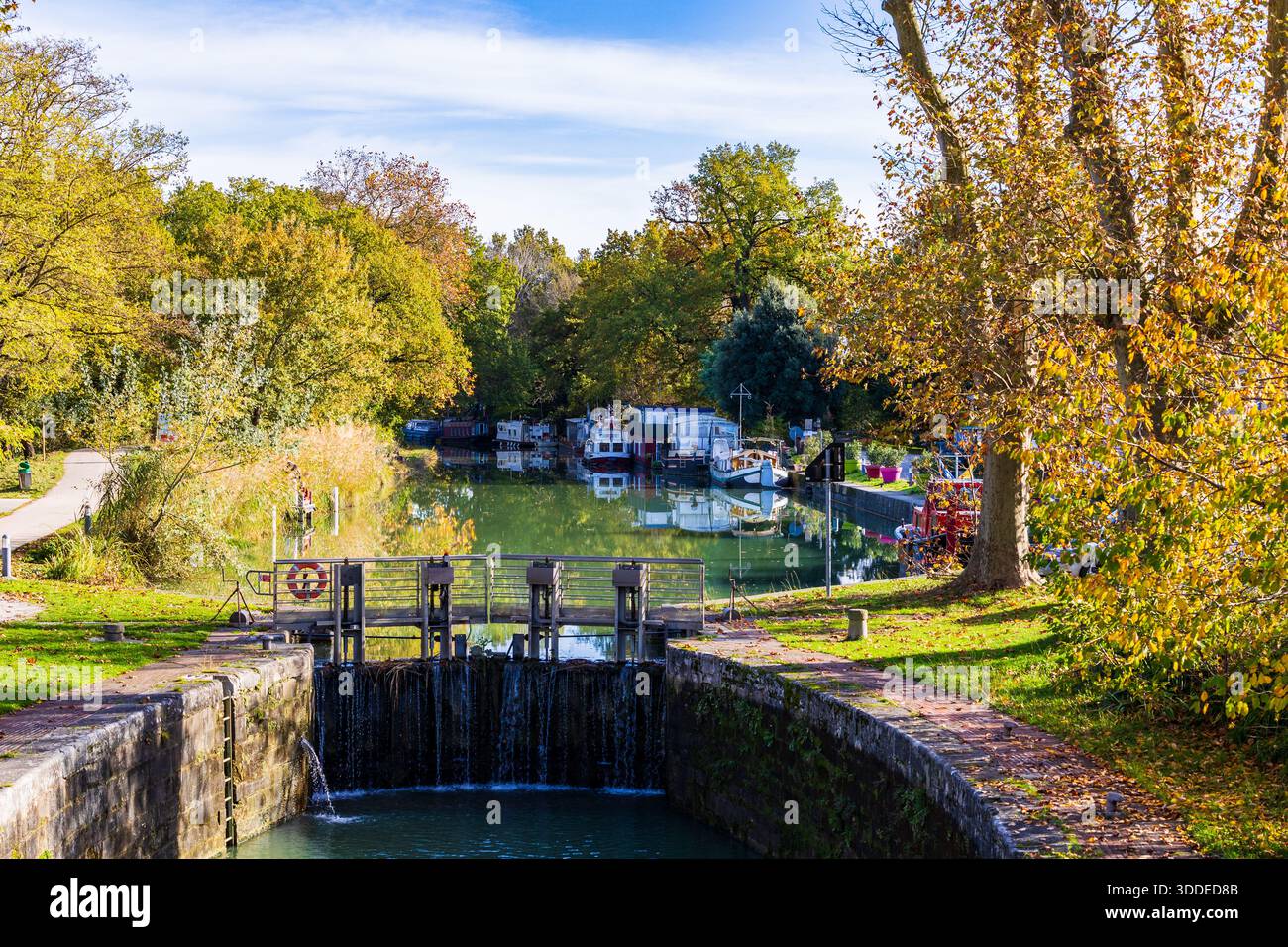 Gardouch lock on the Canal du Midi in autumn Stock Photo