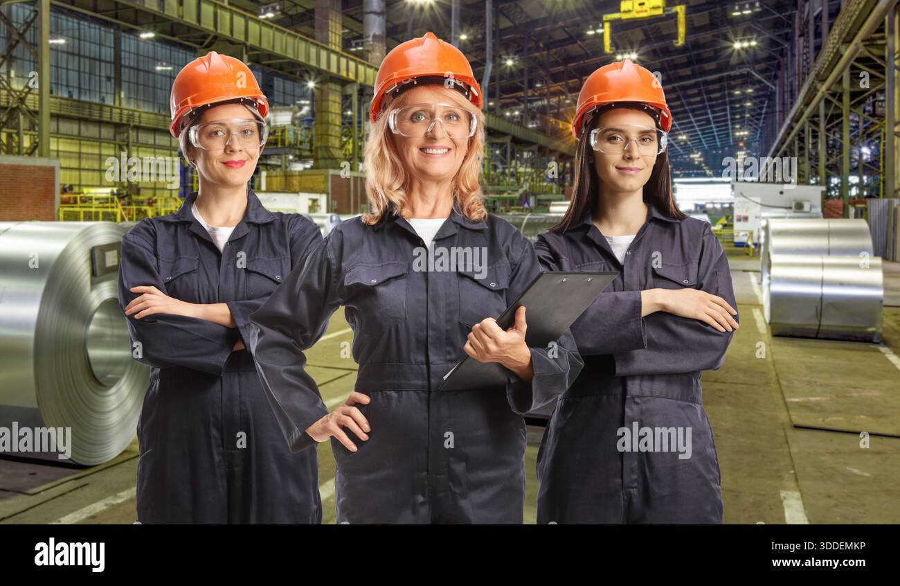 Women wearing uniforms hi-res stock photography and images - Alamy