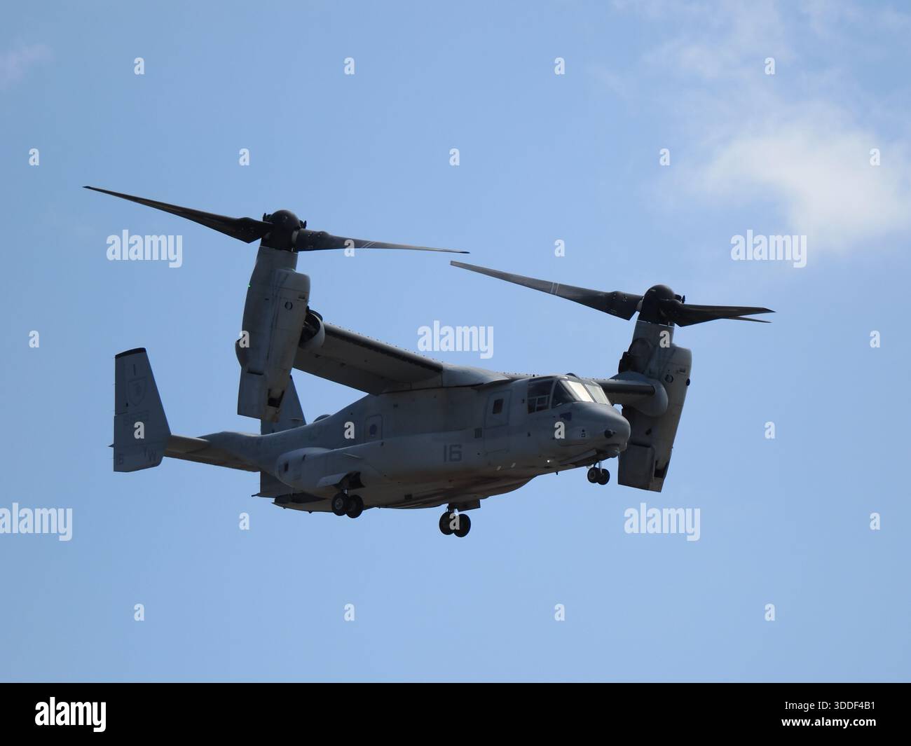 Tiltrator Tiltrotor helicopter hi-res stock photography and images - Alamy