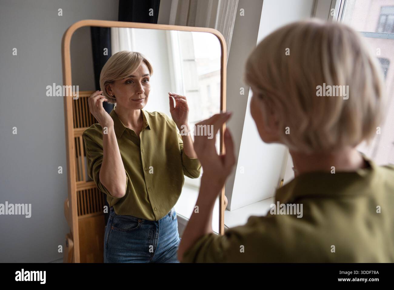 Attractive middle aged blonde woman hi-res stock photography and images ...