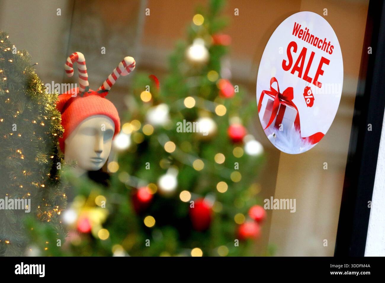 Weihnachts SALE - Prozentzeichen - 05.12.2025, Fulda, Deutschland, GER, DEU