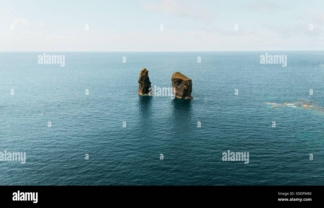 Offshore rocks sea stacks hi-res stock photography and images - Alamy