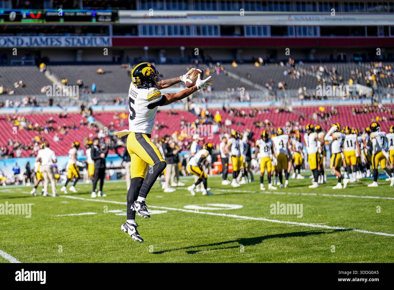 TAMPA, FL - DECEMBER 31:Iowa Hawkeyes wide receiver Jacob Gill (5 ...