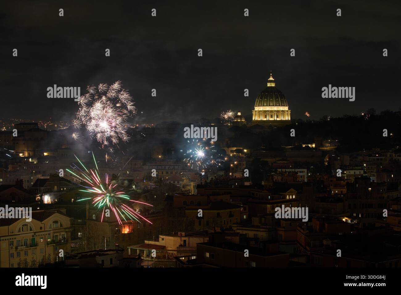 De Jan Rome People celebrate New Year's Eve, in Rome, Thursday, Jan. 1, 2026. (AP ...