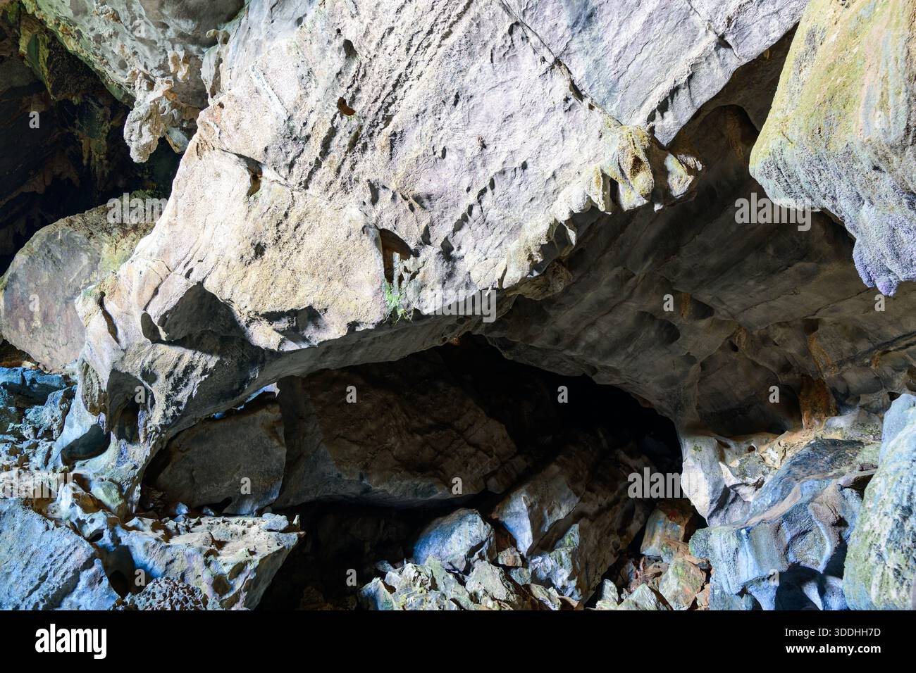 Jagged shapes frame hi-res stock photography and images - Alamy