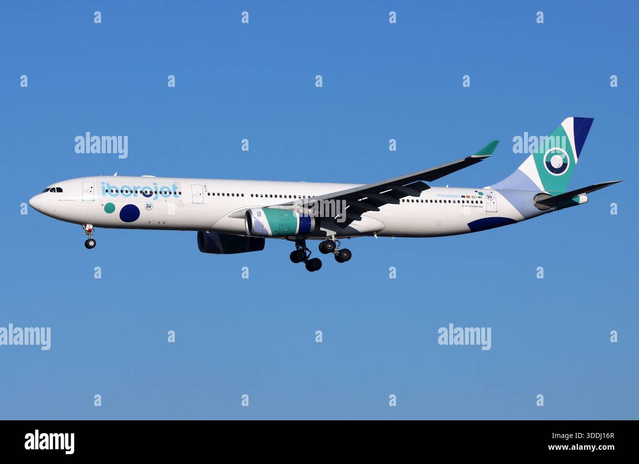 Airbus a330 300 hi-res stock photography and images - Alamy