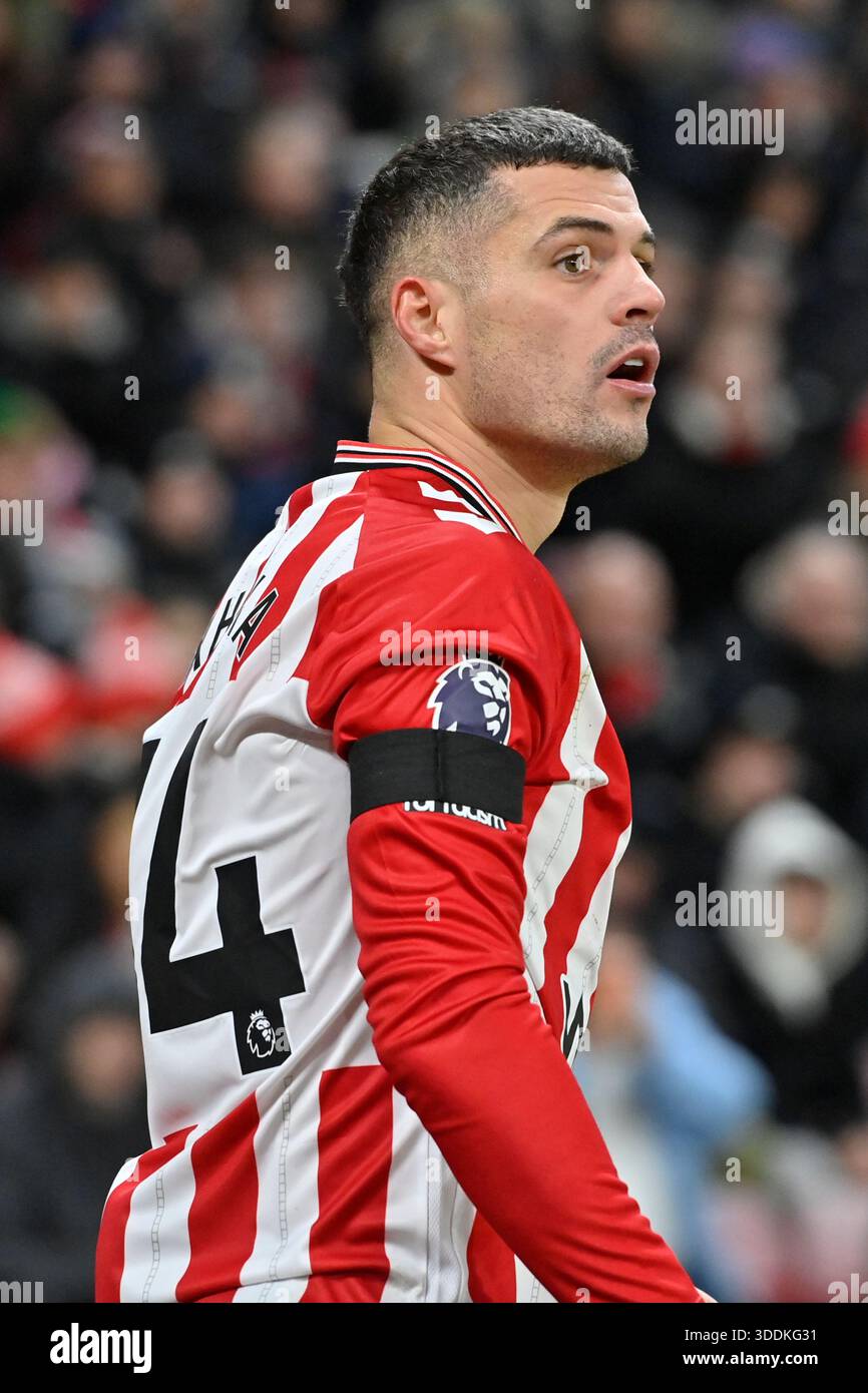 granit-xhaka-of-sunderland-during-the-sunderland-v-manchester-city