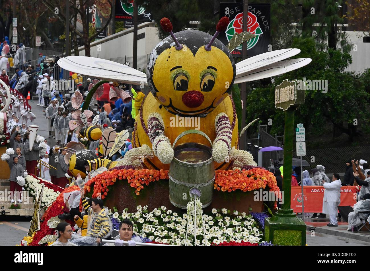 Bee Parade Pasadena, United States. 01st Jan, 2026. City of Alhambra's