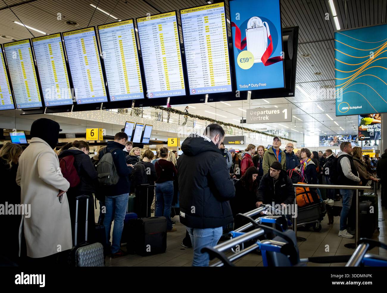 Shifting Consumer Spending at Schiphol Shifting Consumer Spending at Schiphol