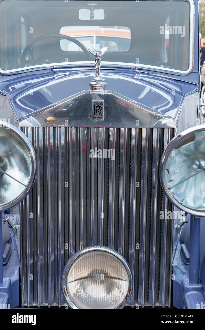 Blue vintage rolls royce car hi-res stock photography and images