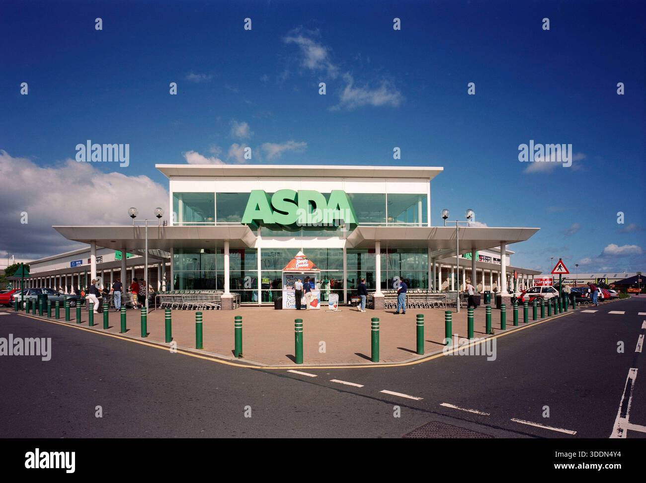 Asda store hi-res stock photography and images - Page 22