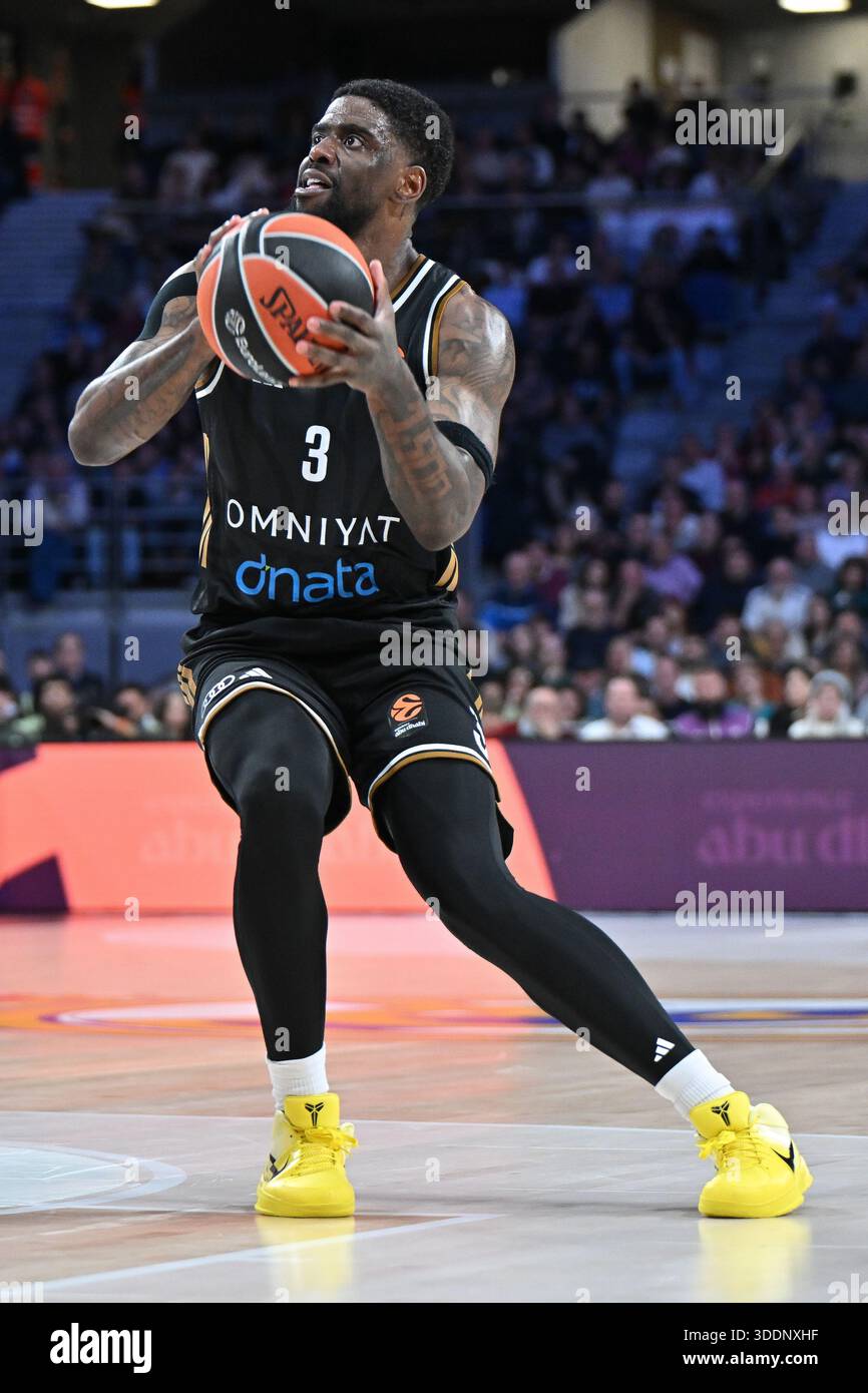 Dwayne Bacon: The "Pocket LeBron James" Dominating the EuroLeague