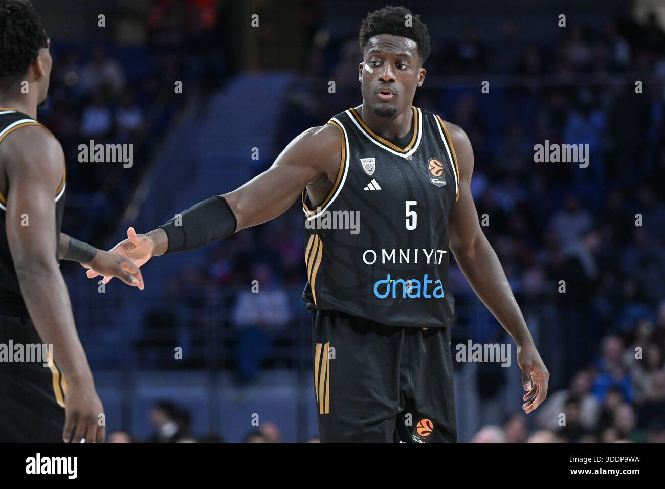 Pallacanestro Cantù Transfer Market: The Abass Rumor and Roster Updates