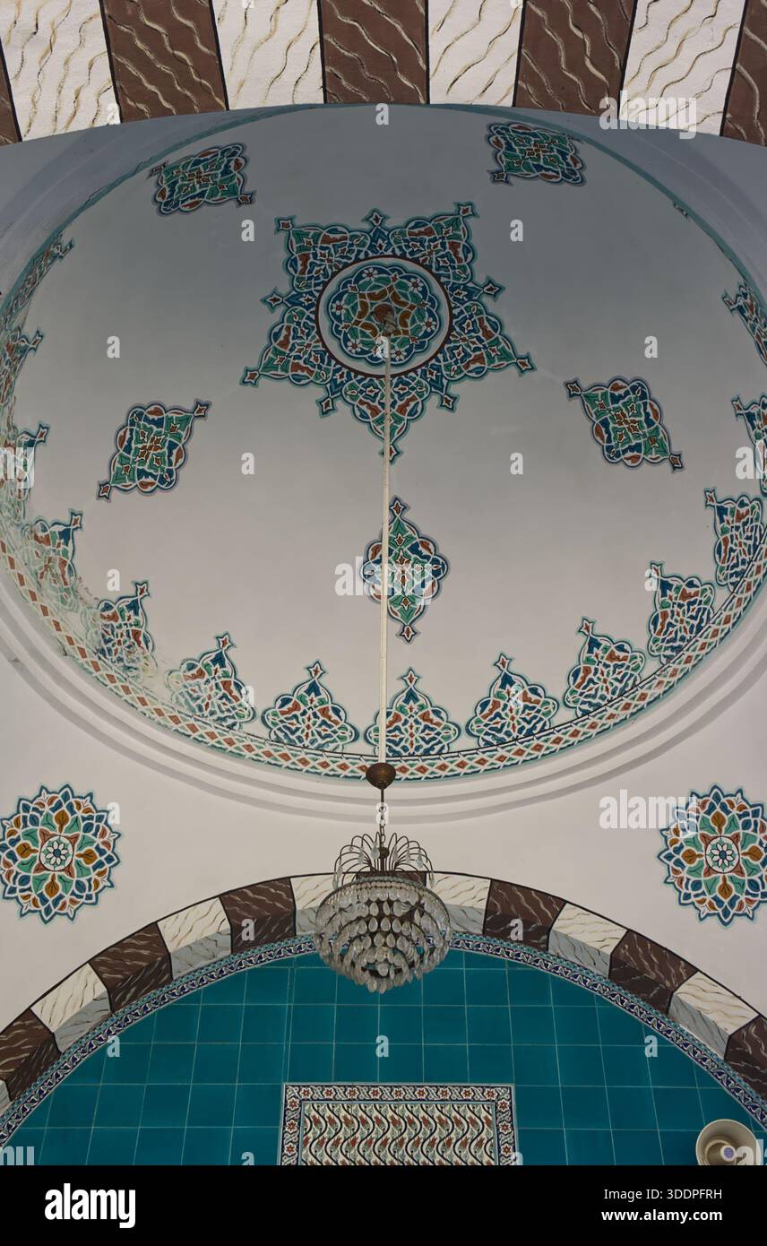 Design featuring islamic motifs hi-res stock photography and images - Alamy