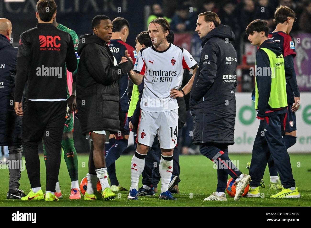 Luka Modric of AC Milan, Marko Rog of Cagliari Calcio, Postgame, Fair ...