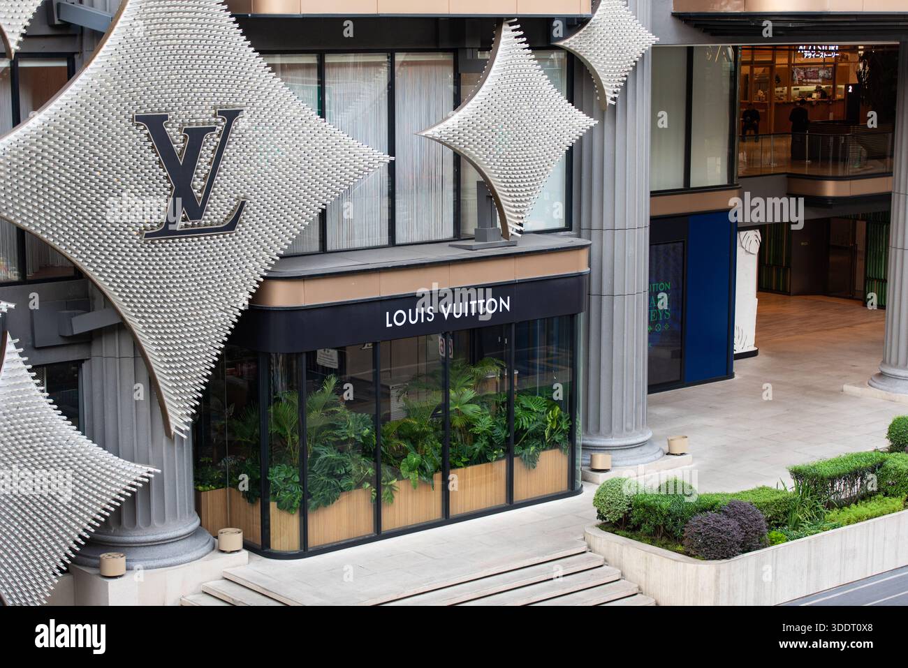 Oxybul Eveil Et Jeux Logo and Text Sign Front of Toys Store for Kids and Babies