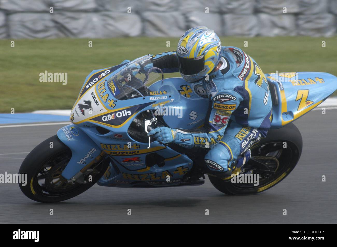 Suzuki Rizla Racing BSB Donington Park Derbyshire England UK. September Autumn 2004. Last ...