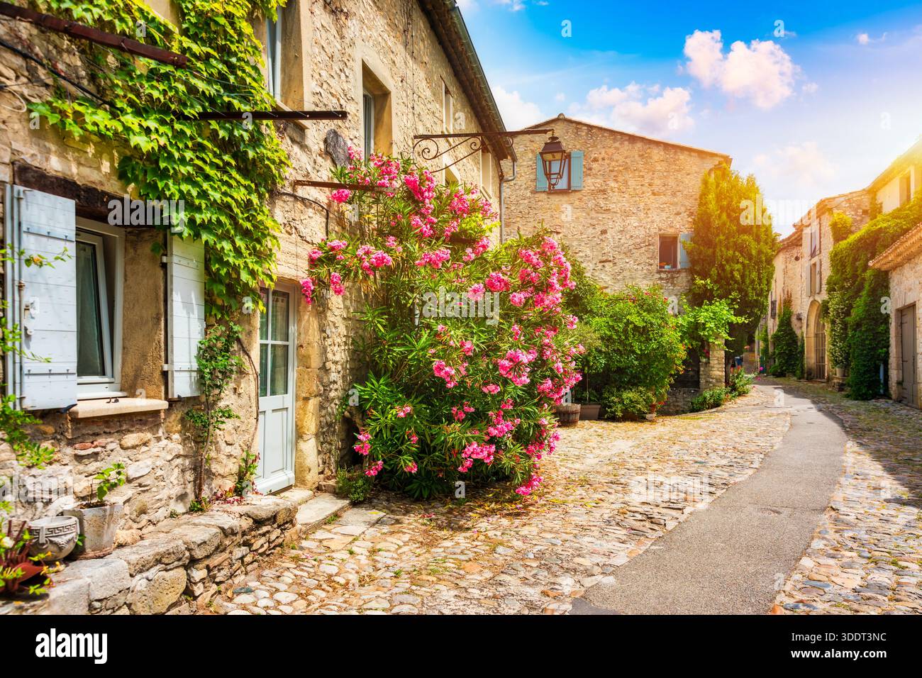 Vaison la Romaine the medieval town, perched on the rocky outcrop cliff, Provence, France. Incredible old town of Vaison-la-Romaine, Vaucluse, Provenc Stock Photo
