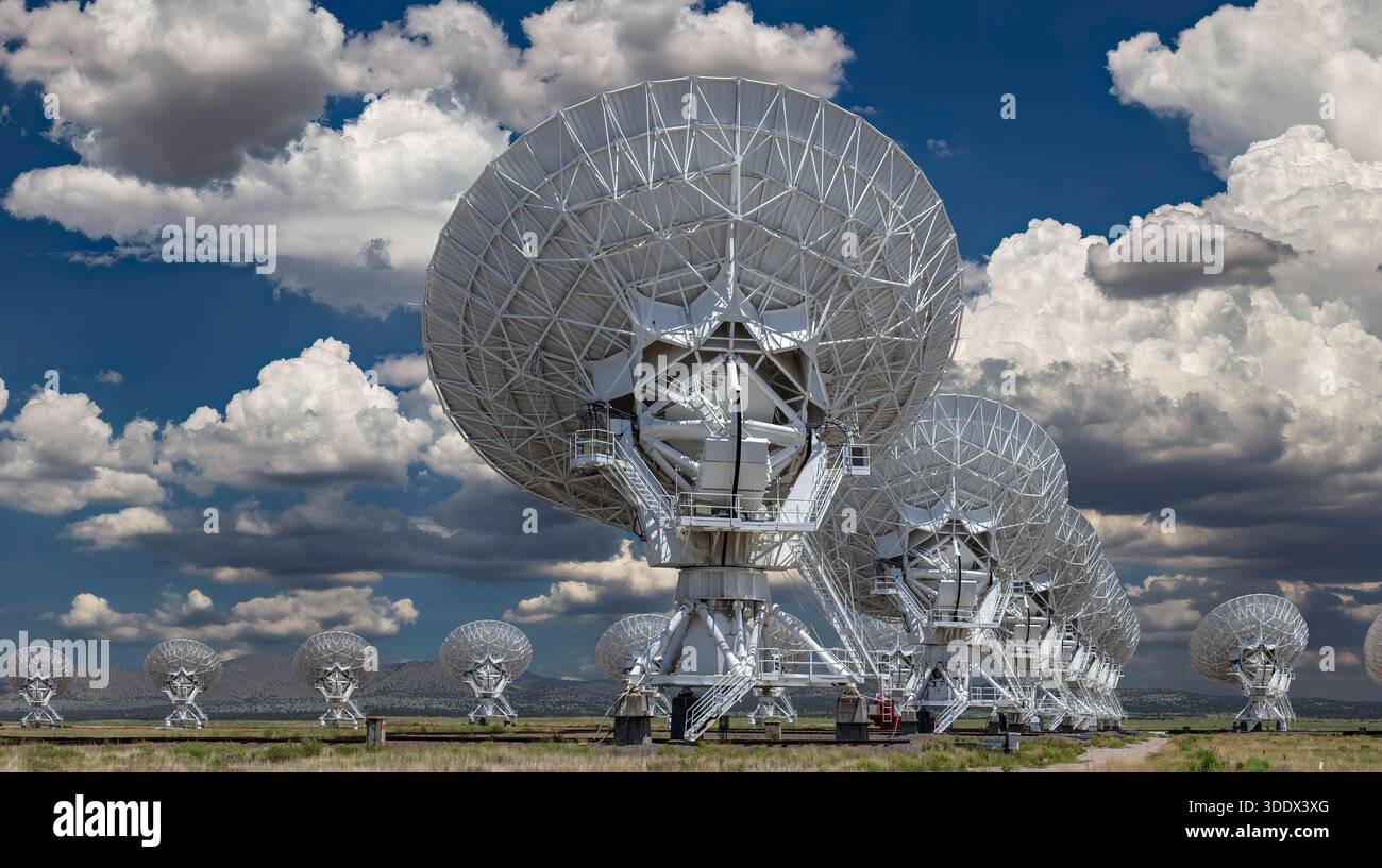 The VLA - Very Large Array - Radio Telescope in Socorro, New Mexico An astronomical interferometer is an array of telescopes or mirror segments acting Stock Photo