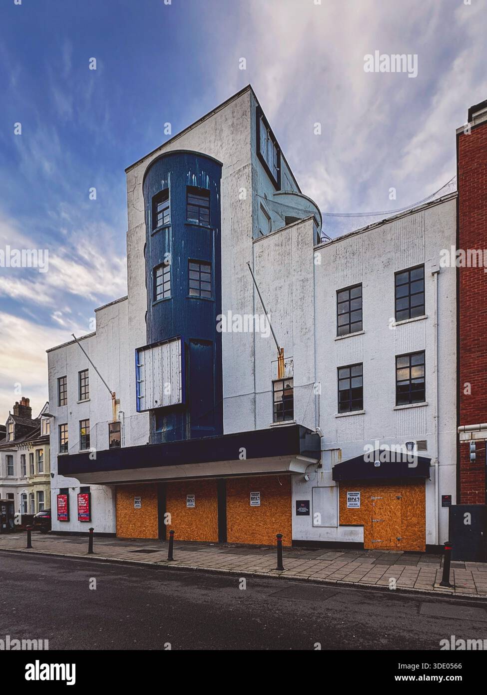 Old bingo hall in Rowlands Road Worthing, boarded up and closed to the public awaiting demolition, 2025 - Stock Image