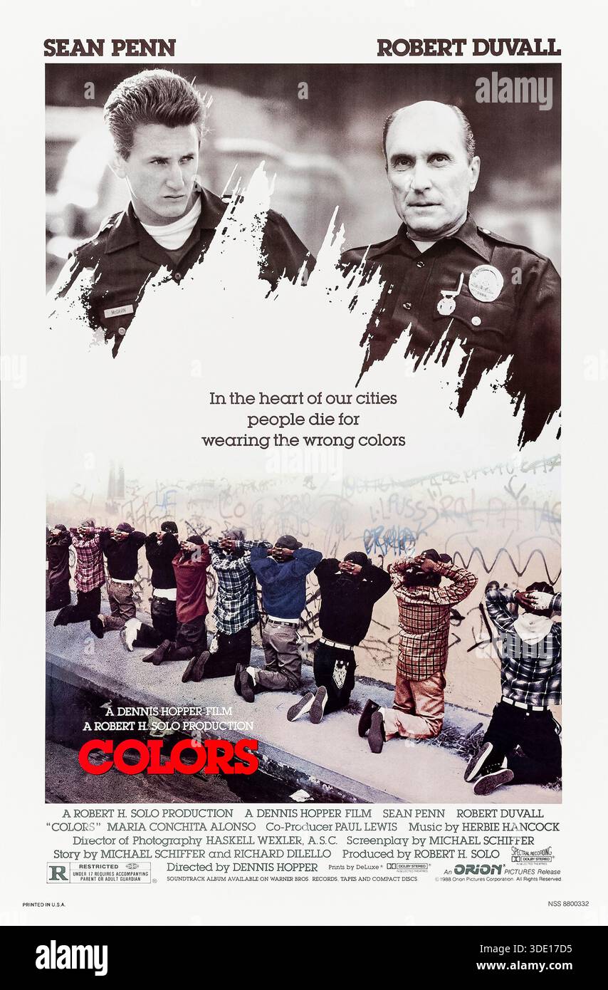 Crip walk Vs Blood Walk ? #fyp #cwalk #snoopdogg #dance #foryoupage #viral  #throwbacksongs #westcoast #ginandjuice #tutorial #dancetutorial, image size:854x1390