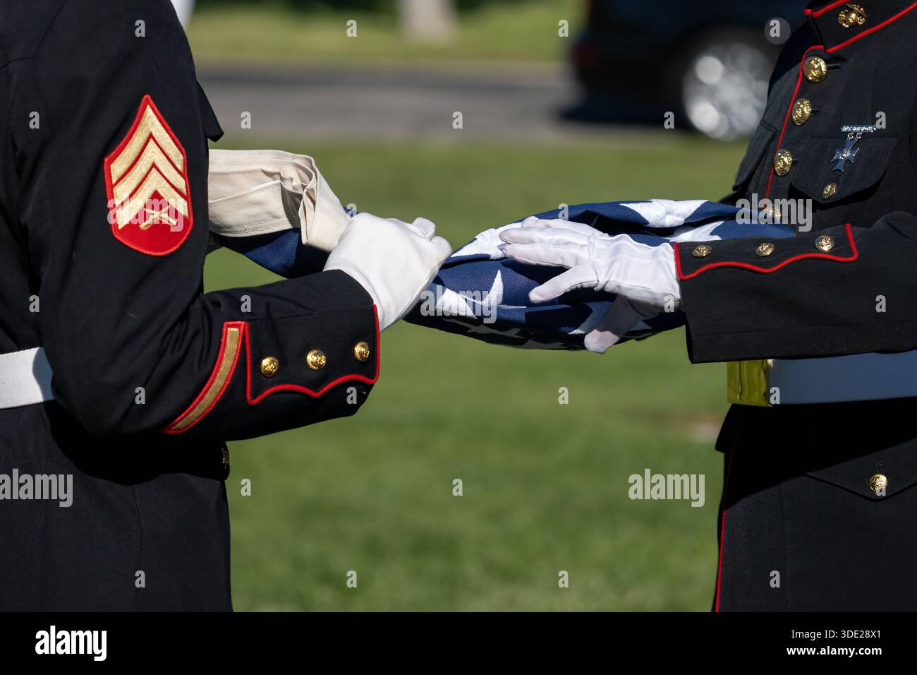Marines in dress blues hi-res stock photography and images - Alamy