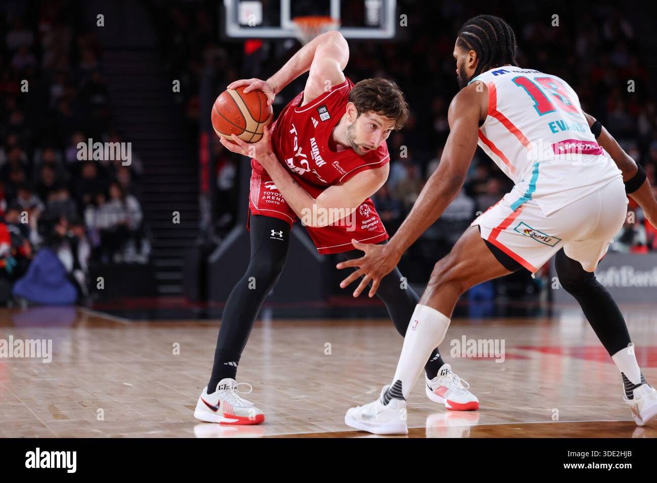 TOYOTA ARENA TOKYO, Tokyo, Japan. 4th Jan, 2026. Ryan Rossiter (Alvark), JANUARY 4, 2026 - Basketball : 2025-26 B.LEAGUE B1 game between Alvark Tokyo - Hiroshima Dragonflies at TOYOTA ARENA TOKYO, Tokyo, Japan. Credit: YUTAKA/AFLO SPORT/Alamy Live News Stock Photo