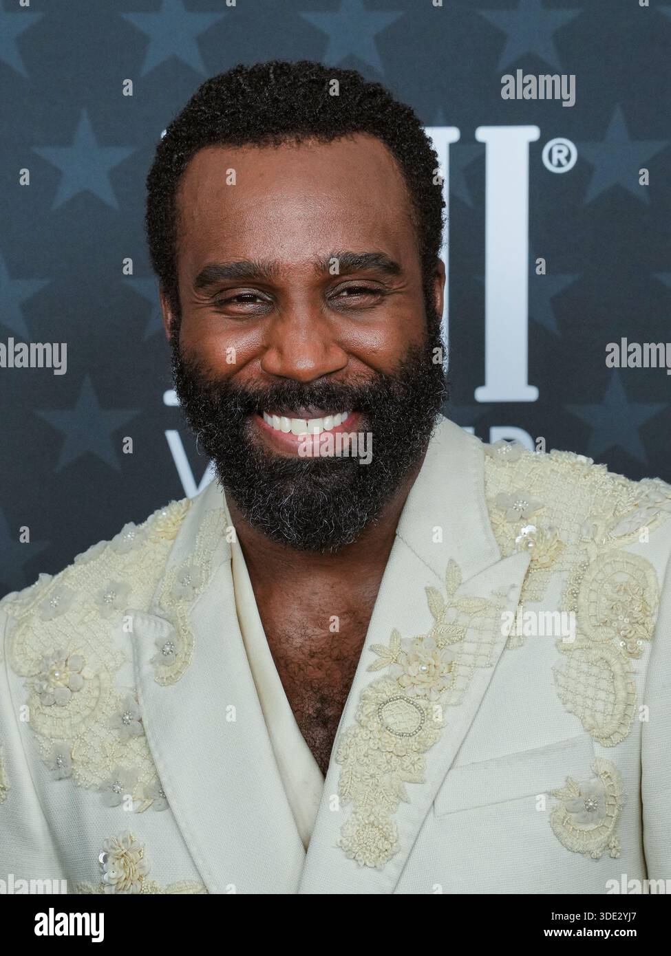 Tramell Tillman Walking On The Red Carpet At The 31st Annual Critics Tramell Tillman Walking On The Red Carpet At The 31st Annual Critics Choice Awards Held At The The Barker Hangar In Santa Monica Ca On Friday January 04 2026 Photo By Sthanlee B Miradorsipa Usa 3DE2YJ7 