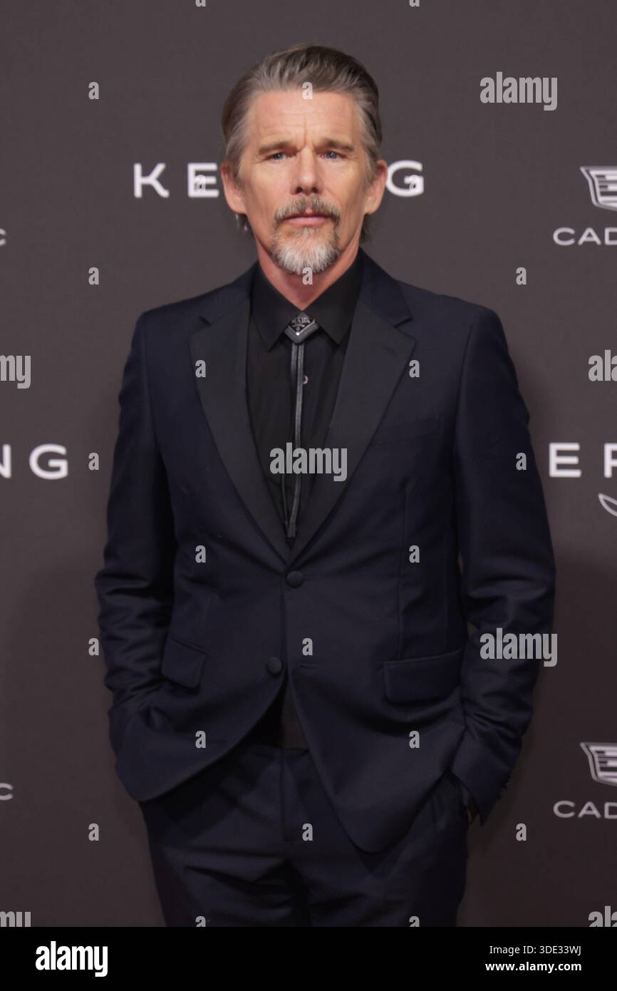 Ethan Hawke Attends The 37th Annual Palm Springs Film Ethan Hawke Attends The 37th Annual Palm Springs Film Festival Film Awards At Palm Springs Convention Center On January 03 2026 In Palm Springs California Photo 3DE33WJ 