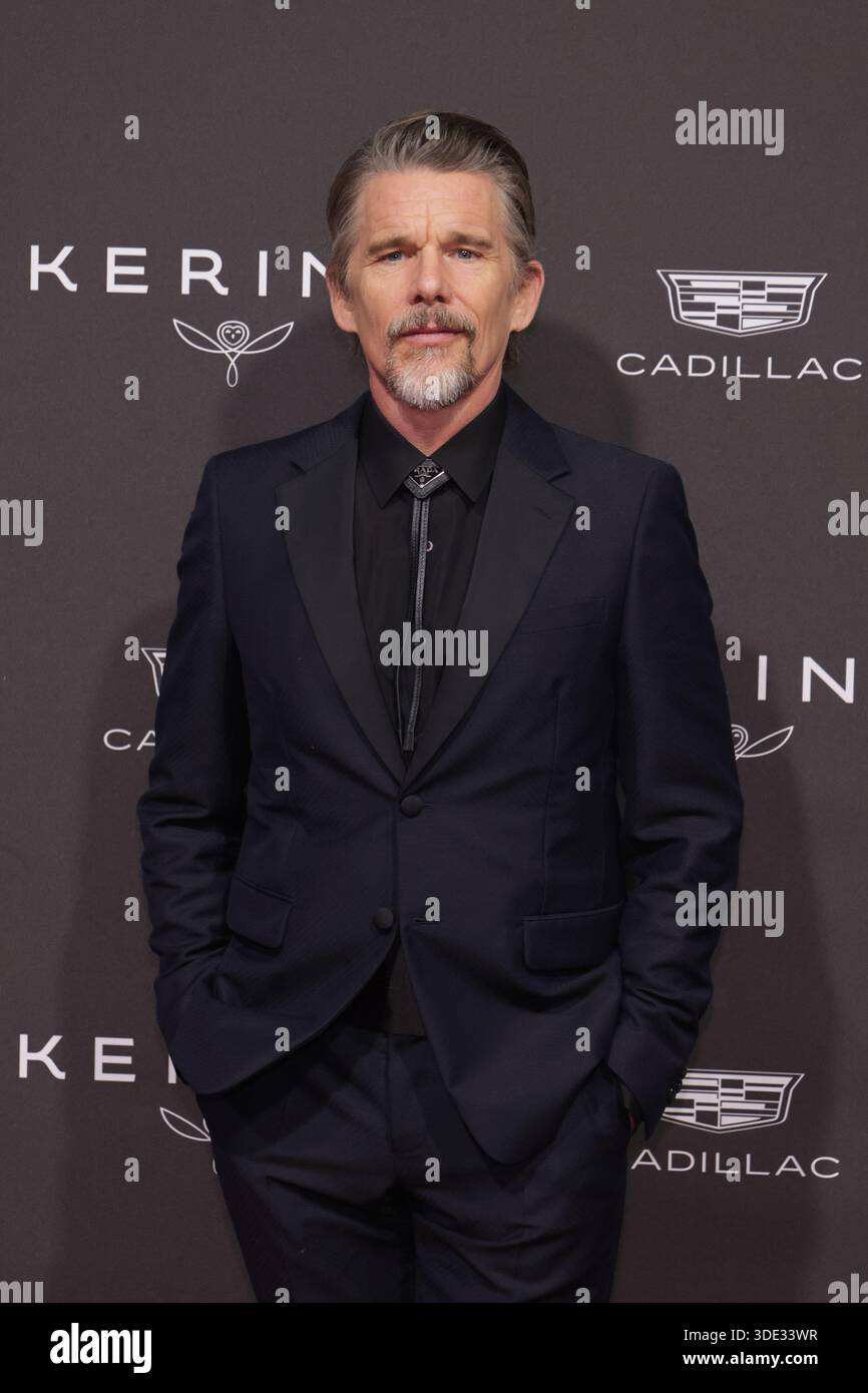 Ethan Hawke Attends The 37th Annual Palm Springs Film Ethan Hawke Attends The 37th Annual Palm Springs Film Festival Film Awards At Palm Springs Convention Center On January 03 2026 In Palm Springs California Photo 3DE33WR 