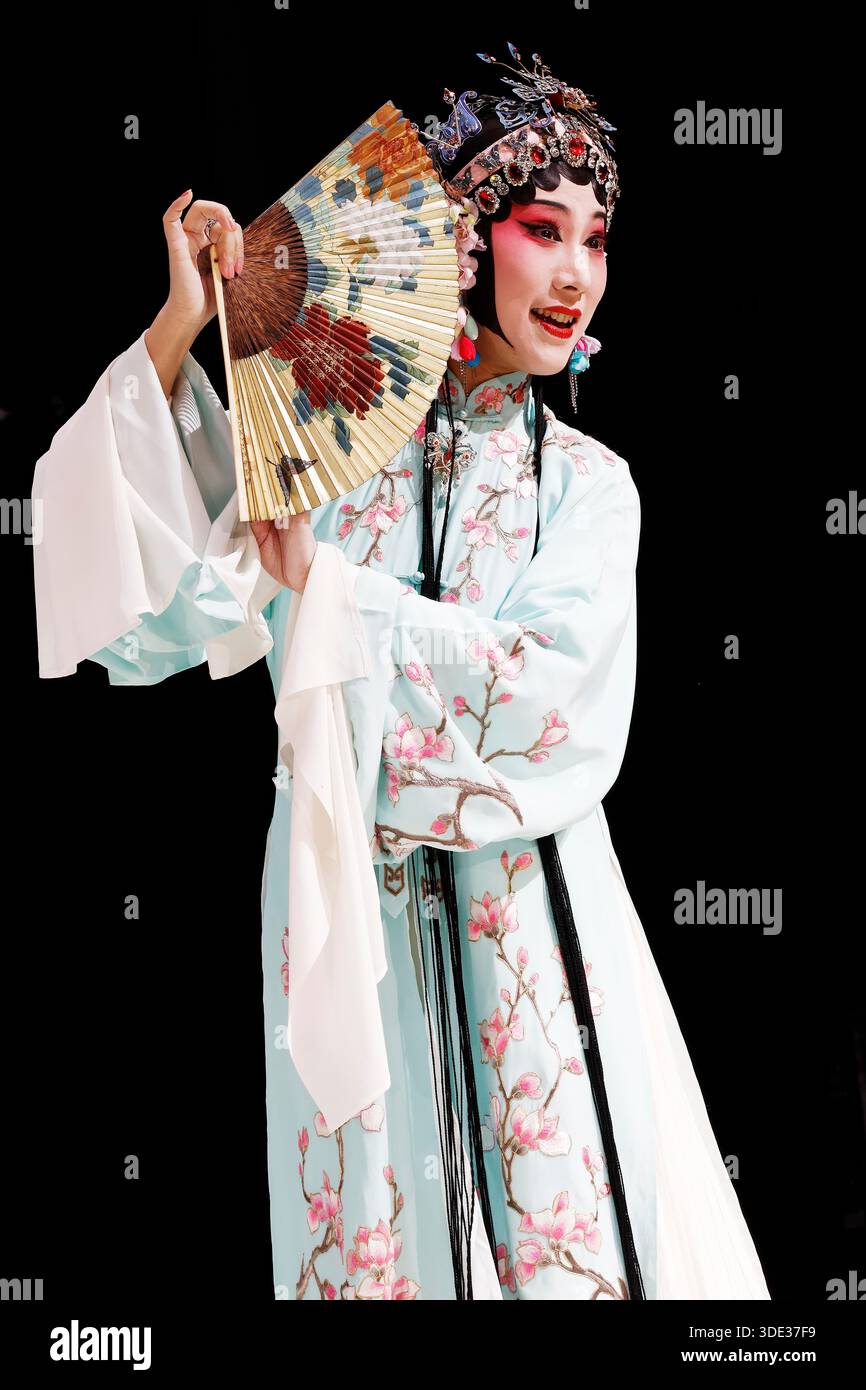 Shen Yili of the Shanghai Kunqu Opera Troupe in performance. Shanghai ...