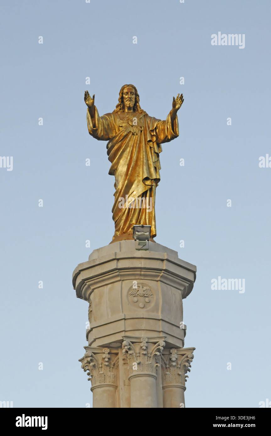 Fat lady statue hi-res stock photography and images - Alamy