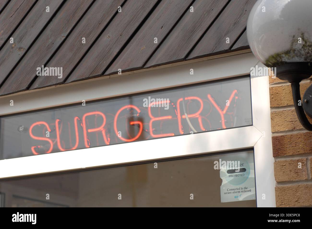 Gp surgery exterior hi-res stock photography and images - Alamy