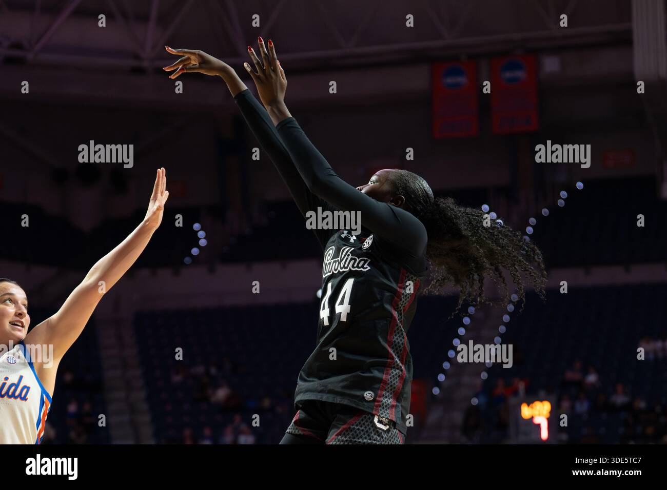South Carolina guard Agot Makeer (44) shoots a 3-pointer against ...