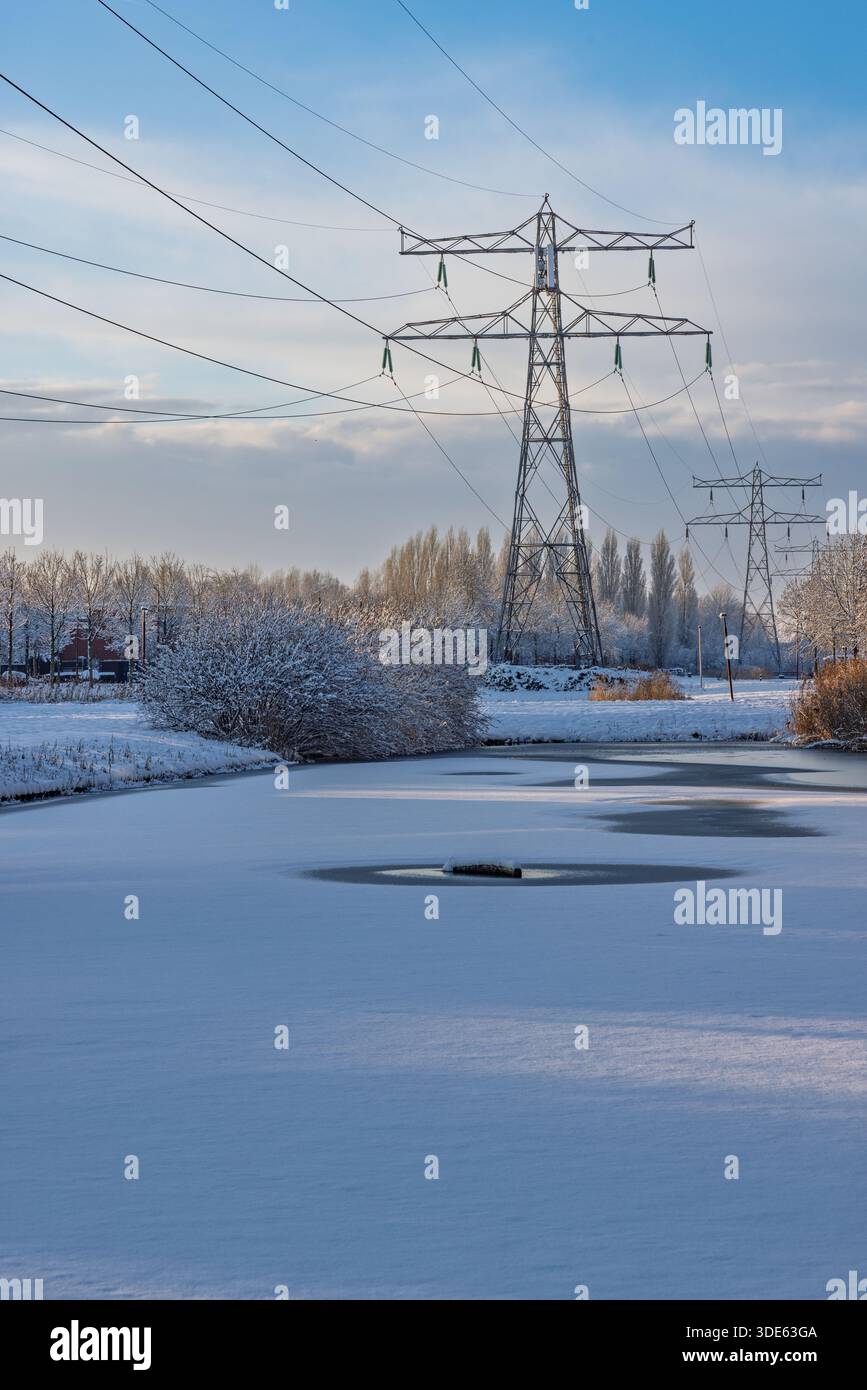 Power lines covered in ice hi-res stock photography and images - Alamy
