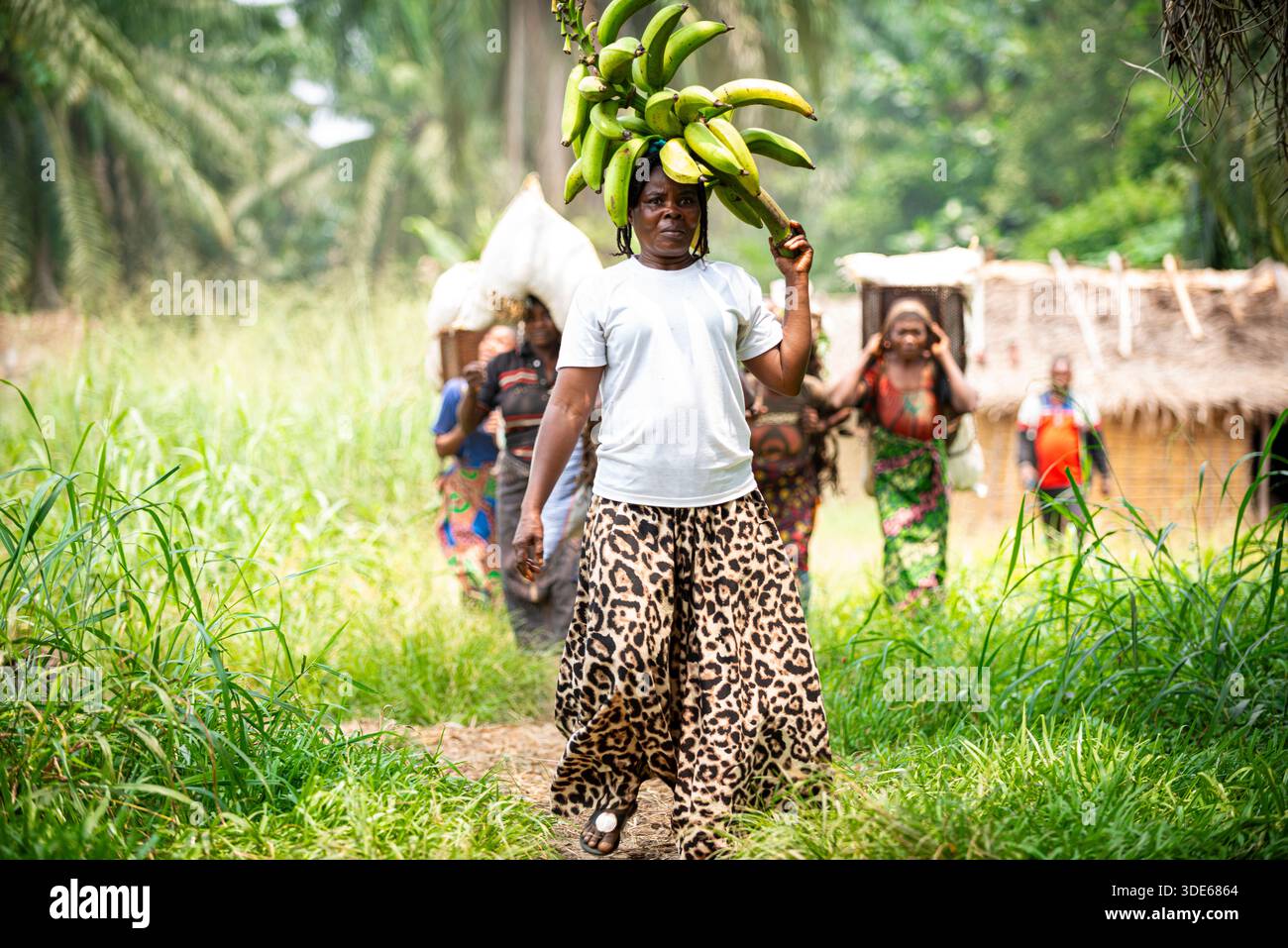Femmes africaine hi-res stock photography and images - Alamy