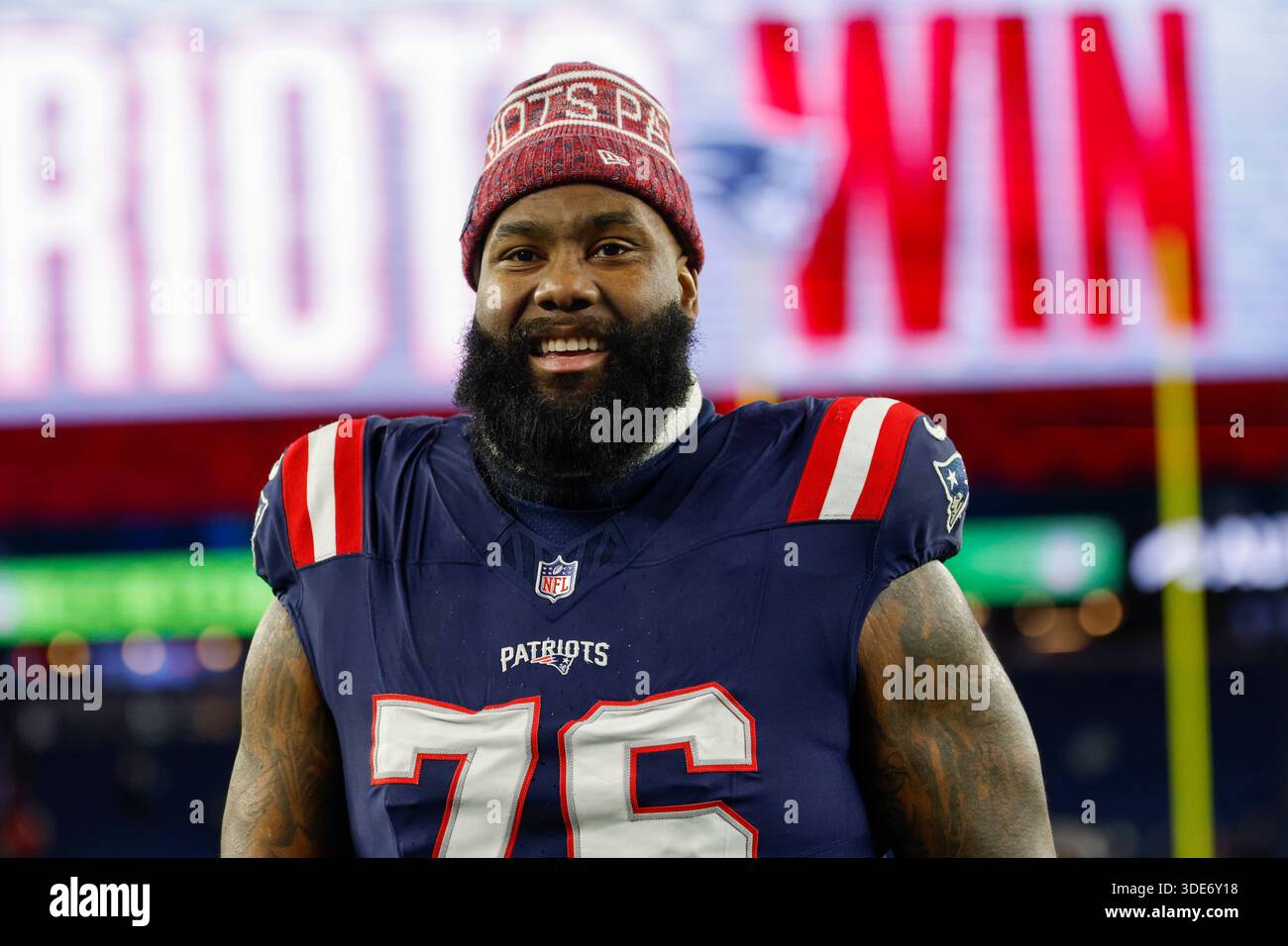Morgan Reeves Nfl New England Patriots offensive tackle Morgan Moses (76)reacts after ...