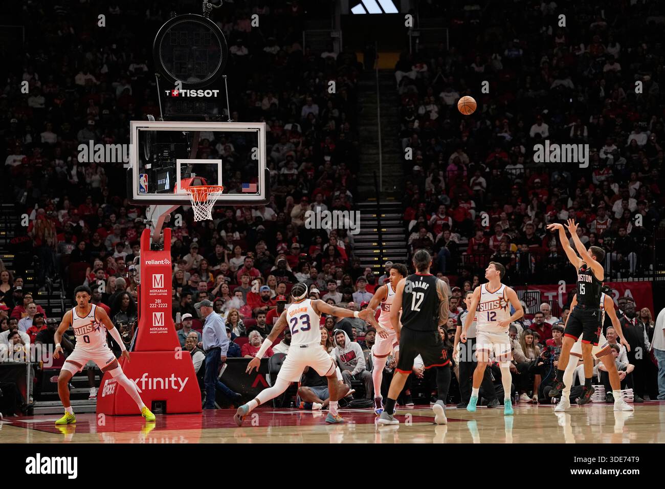 Devon Reed Houston Rockets' Reed Sheppard (15) shoots during the first half of an ...