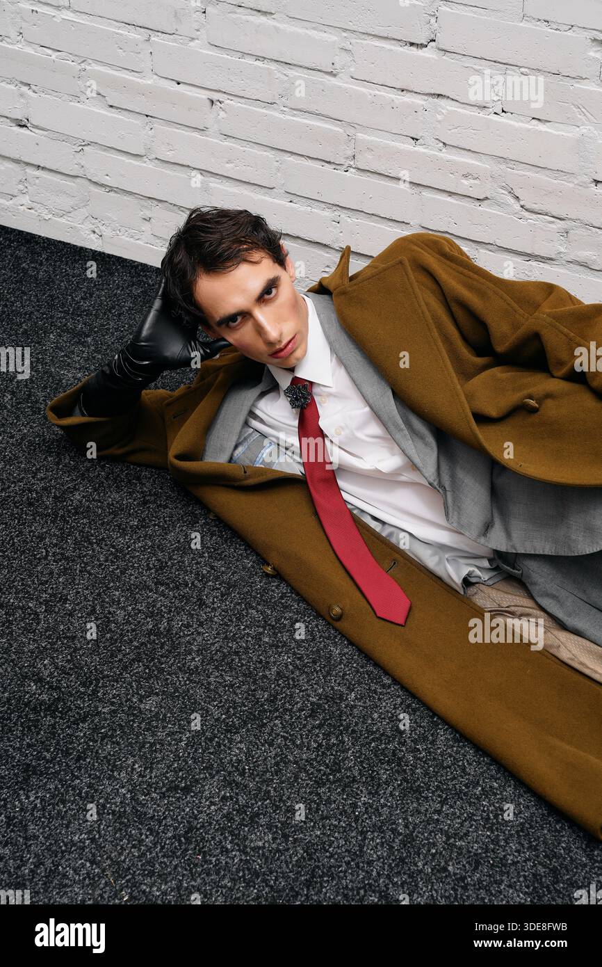 sharp casual dressed man Tips For Men To Look Sharp Even In Casual Attire