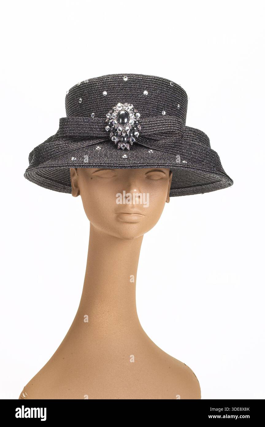 Women hats church hi-res stock photography and images - Alamy