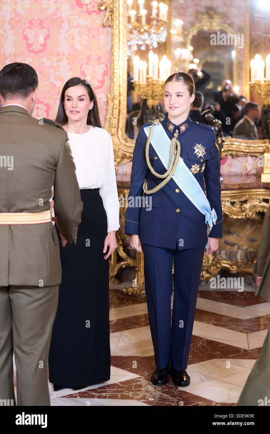 queen-letizia-of-spain-crown-princess-leonor-attends-new-year-s