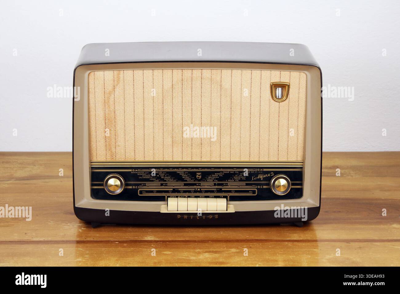 1950s radio broadcast hi-res stock photography and images - Alamy